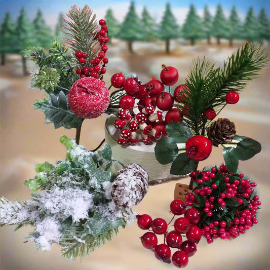 vetrinistica allestimento packaging bacche rosse mele piccole frutta finta verdura decorazioni Natale vetrine casa e fai da te addobbi bomboniere funghetti pick natalizi con pino abete verdi artificiali innevati