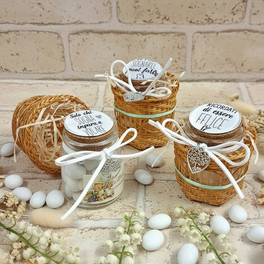 barattolino tappo bianco ceramica sughero vasetto vetro con scritta solo chi sogna impara a volare , ricordati di essere felice, se puoi sognarlo puoi farlo, confezionato bomboniera Comunione Cresima confetti cestino bigliettino simboli, ciondolo cuoricino albero della vita