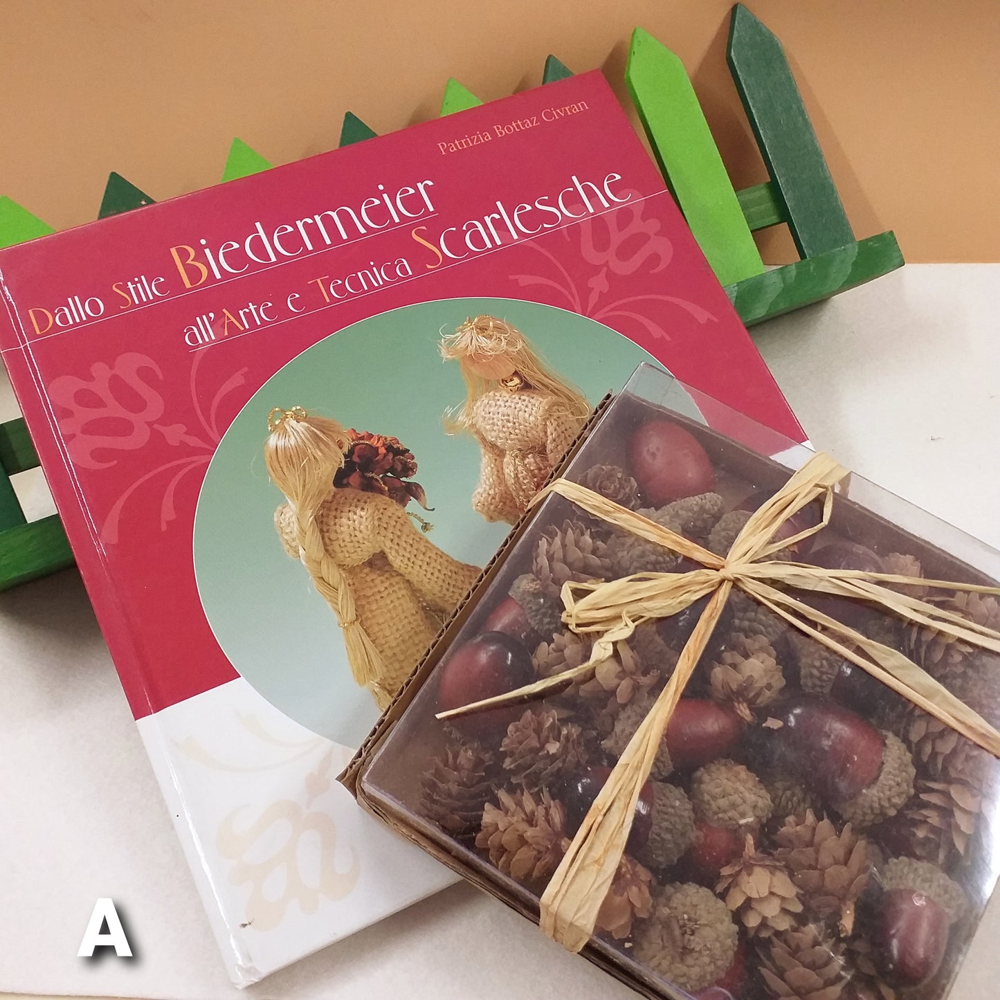 offerta A kit lavoretti regali decorazioni fai da te manuale Biedermeier arte tecniche scarlesche cofanetto pigne accessori natalizi idee composizione centrotavola bamboline juta rafia
