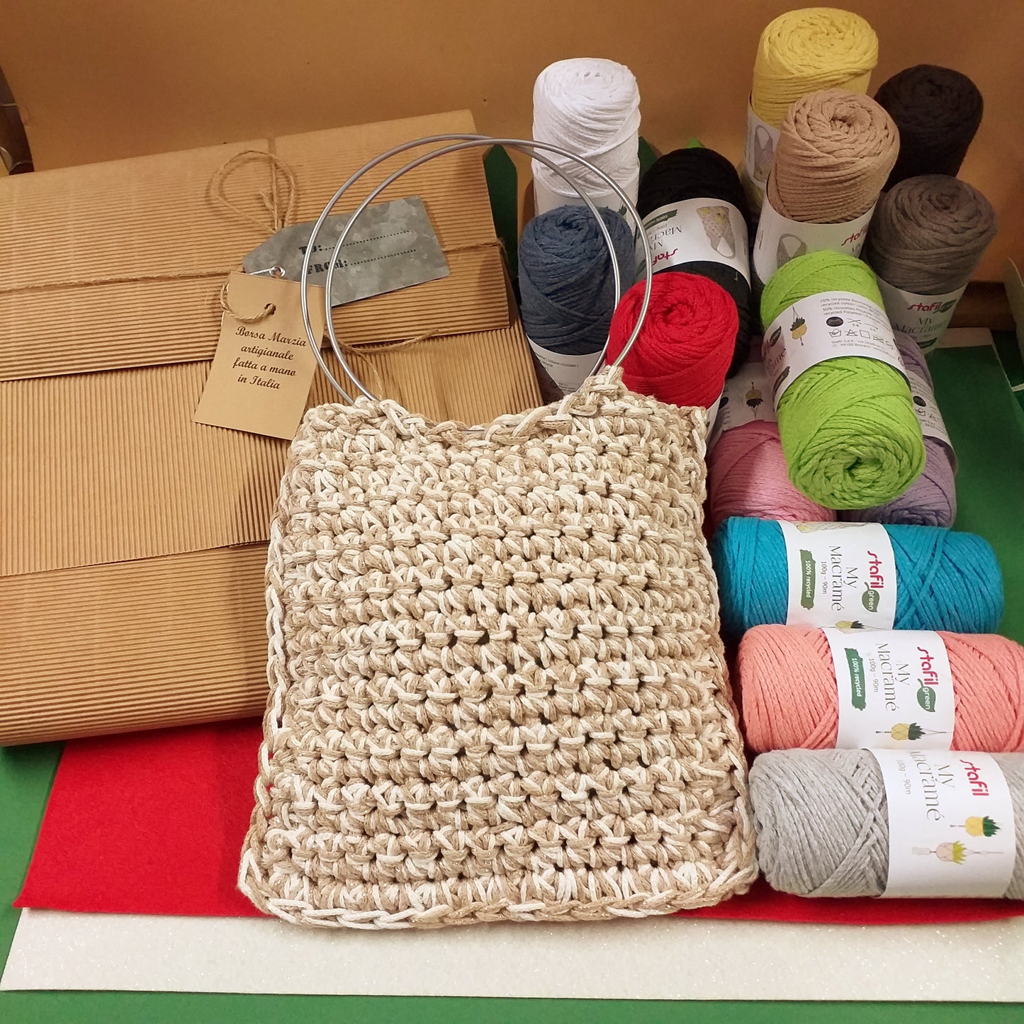 vetrina colori kit per fai da te Borsa Marzia artigianale uncinetto crochet bag pochette di corda cotone green macramè cordino manici cerchio metallo colore argento uso borsetta da giorno sera elegante cerimonia