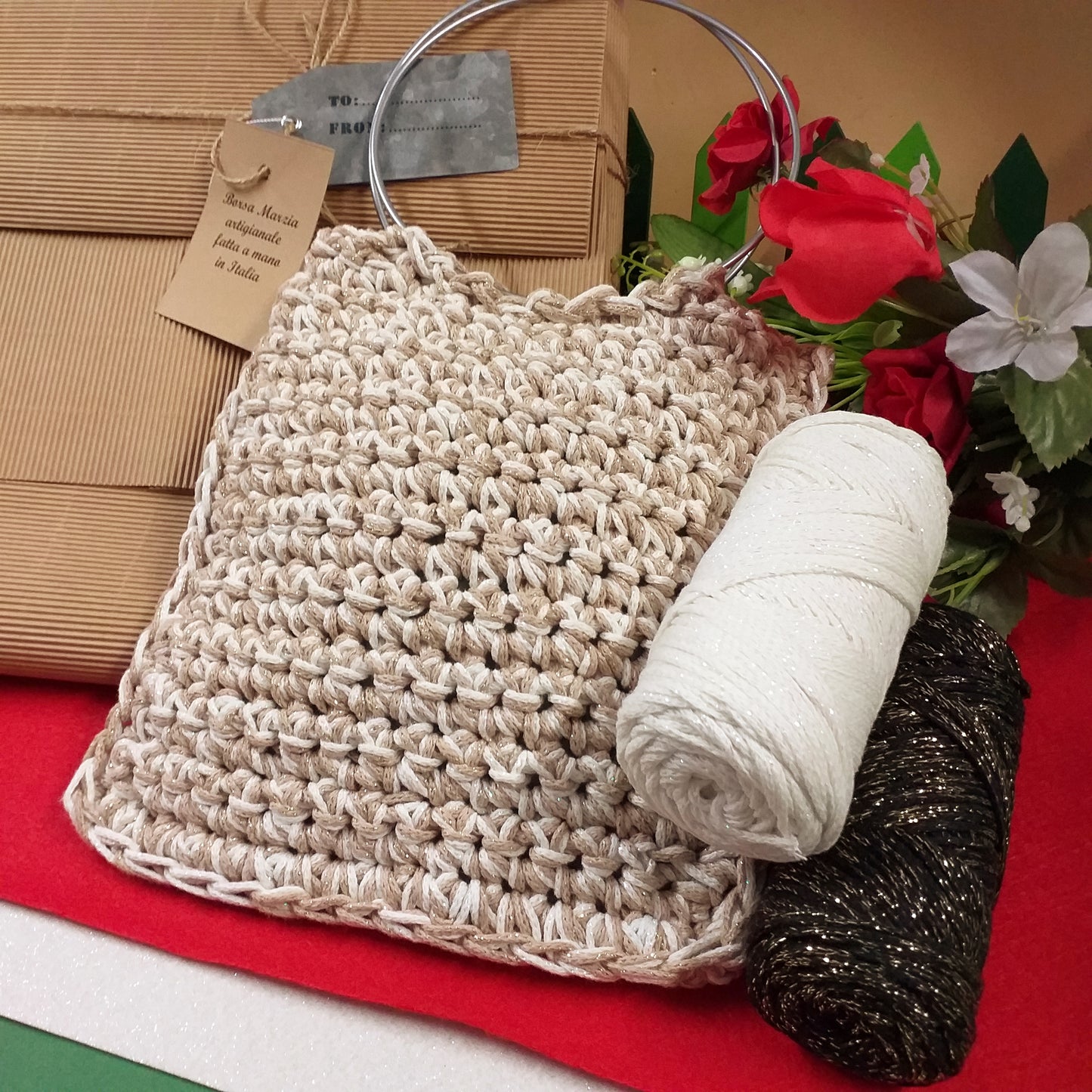 bianco e nero lurex Borsa Marzia artigianale fatta a mano in Italia uncinetto crochet bag pochette di corda cotone green macramè cordino manici cerchio metallo colore argento uso borsetta da giorno sera elegante cerimonia