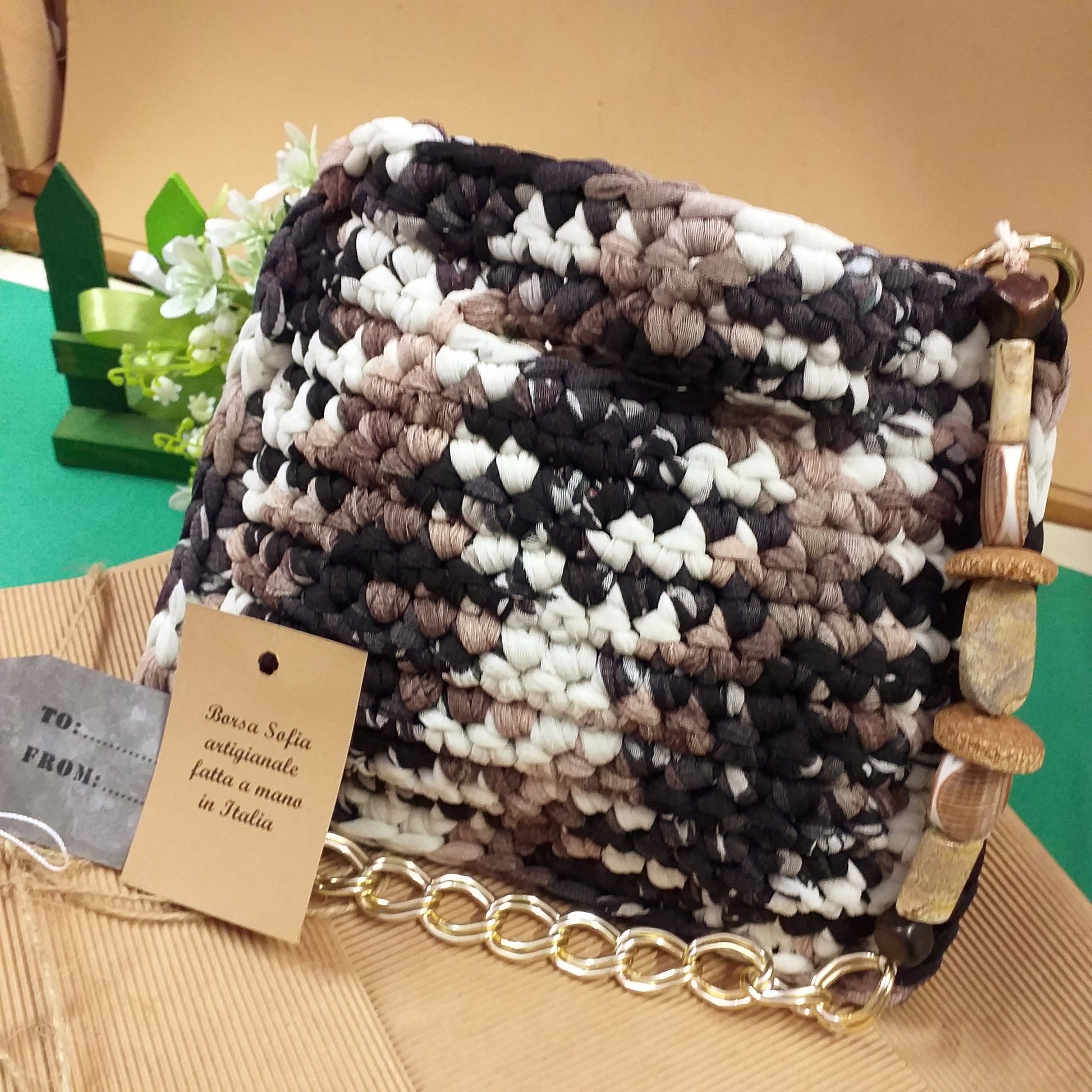 Borsa Sofia di fettuccia lycra retina tulle bianco-nero marrone artigianale fatta a mano in Italia modello pochette cerimonia matrimonio giorno sera manico gioiello catena perle pietre busta regalo