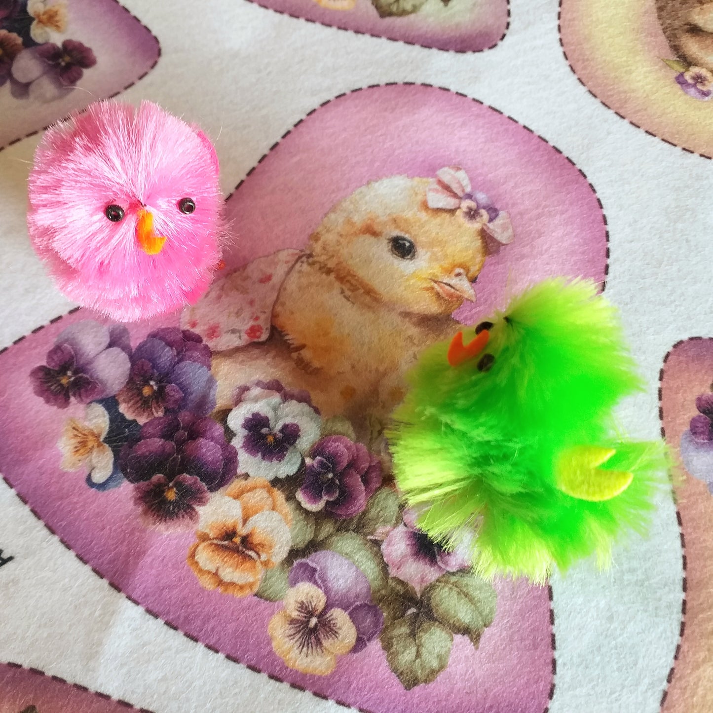 pulcino fiori e violette come creare con motivi campanelle pannolenci stampato pasquale animaletti ciniglia per decorazioni feltro addobbi fai da te vetrinistica packaging