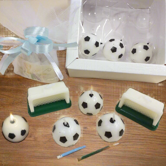 come confezioniamo idee originali porta campo da calcio candela palloni bomboniere sport confezionate confetti italiani nastro colori squadre uso ricordini Comunione Cresima 18 anni laurea eventi