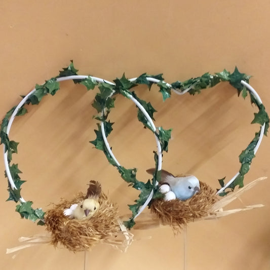 cerchio cuore ferro metallo edera verde nido uccellino ovetti paglia rafia uso coroncine ghirlande pasquali addobbi decorazioni fai da te vetrinistica