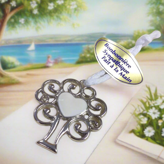 idee segnaposto ristorante chiudipacco regalo packaging confezionamento albero cuore smaltato festa mamma pasqua ciondolo con tag sticker bonbonniéres a main cuoricini fai da te bomboniera