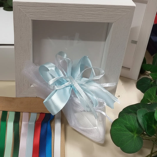 packaging confetti bianco e azzurro di cornice portafoto legno shabby bianca quadretto quadrato made in italy artigianale uso bomboniera articoli regalo natale souvenir ricordini