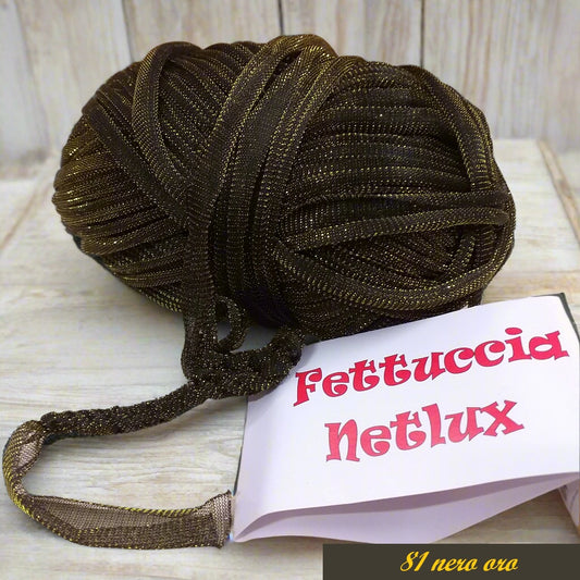 nero oro fettuccia Netlux filato di tulle glitter lurex brillantini con filo lamè dorato per borse uncinetto cappelli copricostume maglie estivo abbigliamento moda mare spiaggia piscina shopper clutch bags colori fashion