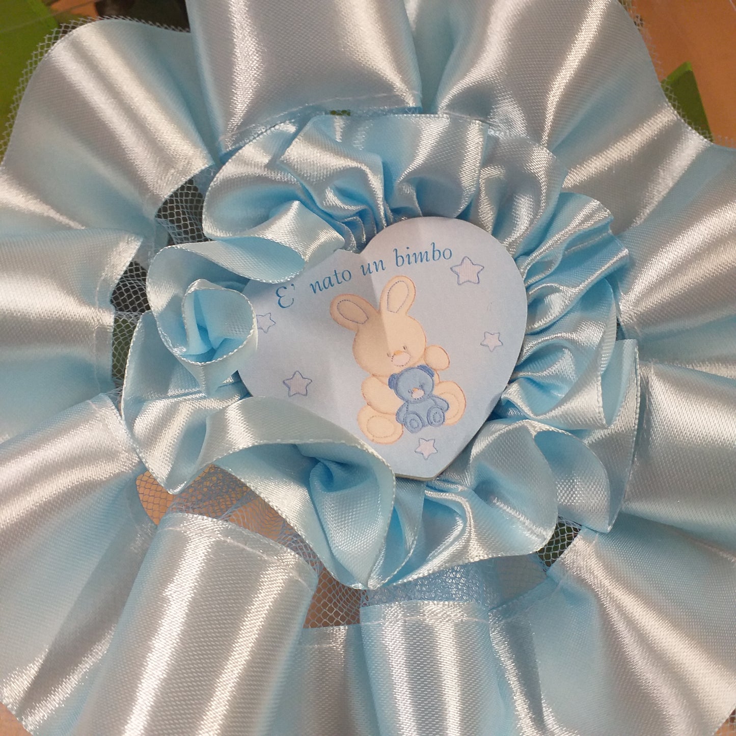 cuore di cartoncino E' nato un bimbo bebè maschietto celeste azzurro cuore coniglietto orsacchiotto coccarda grande fiocco da nascita originale da esterno lungo di nastro