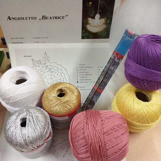 schemi tutorial istruzioni angioletto beatrice bomboniera comunione cresima battesimo  kit fai da te uncinetto 1.50 filo colorato bianco metallizzato argentato dorato ovatta da imbottitura