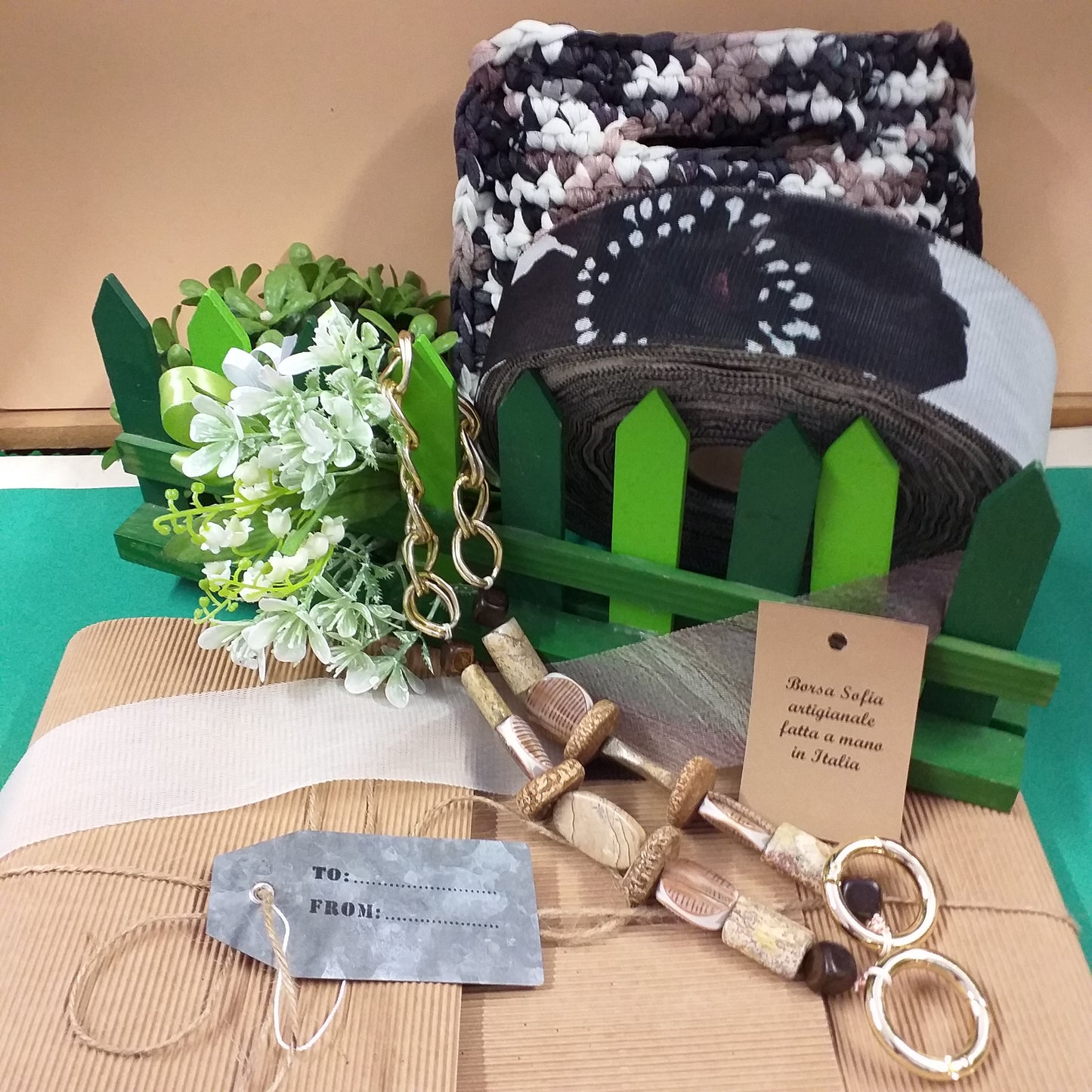 kit fai da te Borsa Sofia di fettuccia lycra retina tulle bianco-nero marrone artigianale fatta a mano in Italia modello pochette cerimonia matrimonio giorno sera manico gioiello catena perle pietre diaspro dalmata busta regalo