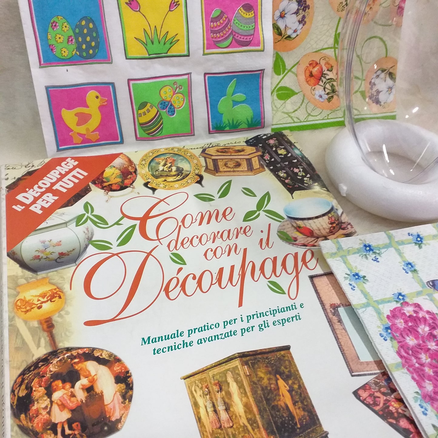 kit uovo grande centrotavola plastica apribile divisibile base polistirolo da decorare fai da te come decorare con decoupage pasquale manuale idee per tutti crea tovaglioli di carta ovetti fiorellini conigli fiori farfalle pratico per principianti tecniche avanzate esperti