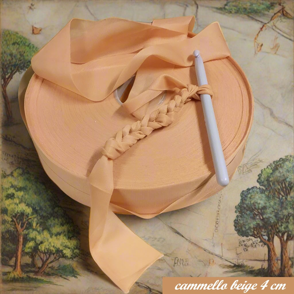 cammello beige 4 cm pizza filato fettuccia uncinetto leggera elastica alta larga piatta lycra elastane creare borsa da sera cerimonia pochette cestini pasquali crochet clutch bag scaldacollo collana perle