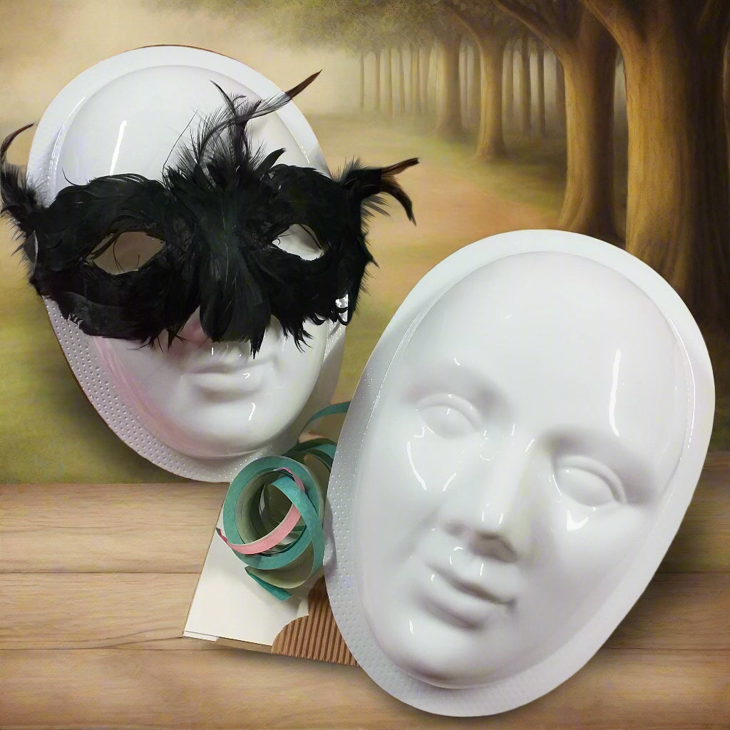 esempio applicazione piume stelle filanti vetrina maschere bianche di plastica carnevale fai da te da decorare dipingere colorare indossare per costume veneziano