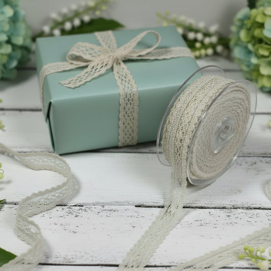 rotolo nastro avorio beige di pizzo sintetico tessuto fiori uso fai da te bomboniere confezionare pacchi regalo cucito creativo abbigliamento, idea packaging con carta verde acqua