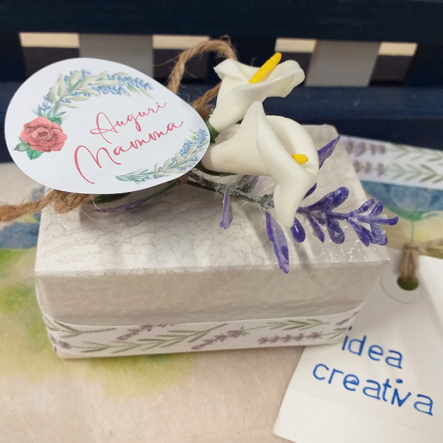 auguri mamma calle lavanda idea creativa packaging scatolina nastro stampato tela canvas tessuto rami fiori