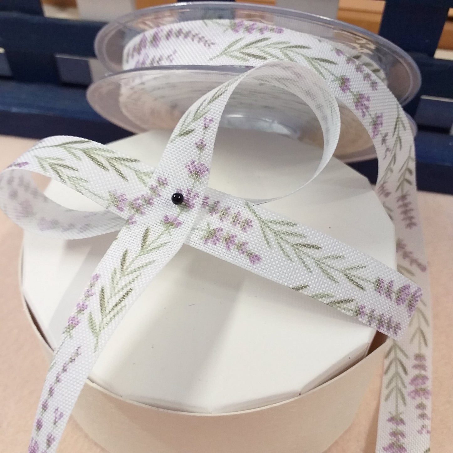 nastro lavanda stampato tela canvas tessuto rami fiori vendita metro rotolo uso packaging allestimento confezioni regalo bomboniere fai da te