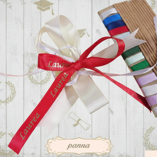panna scritta laurea lettere filosofia coccarda fiocco pronto nastro raso per bomboniere fai da te confezionamento packaging portaconfetti vetrinistica scatole