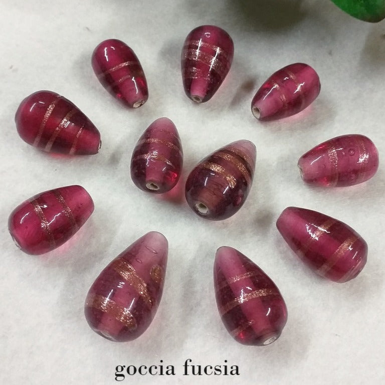 perline forma goccia fucsia grandi con brillantini di avventurina perle vetro bigiotteria stile veneziano murano a lume
