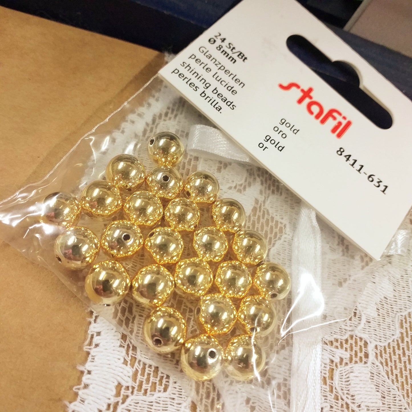 24 pezzi forma sferette palline 8 mm diametro glanzperlen perle lucide shining beads perles brillant stafil 8411-631 colore oro gold perle metallizzate con foro perline per ricamo gioielli bijoux di bigiotteria fai da te