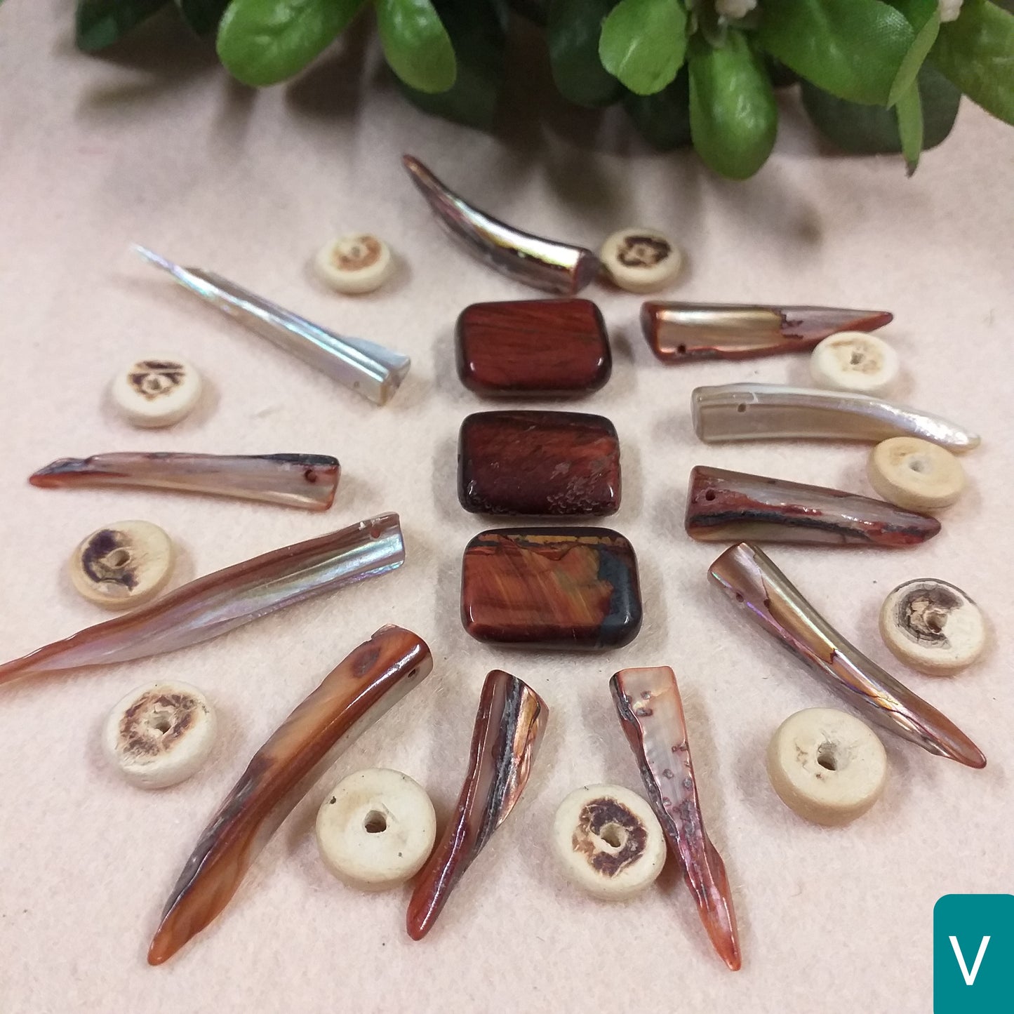 colore beige marrone rosa offerta V pendenti conchiglia legno per ciondoli pietre dure e semipreziose occhio di tigre rosso per collane con cordini componenti grandi perle bigiotteria bijoux orecchini
