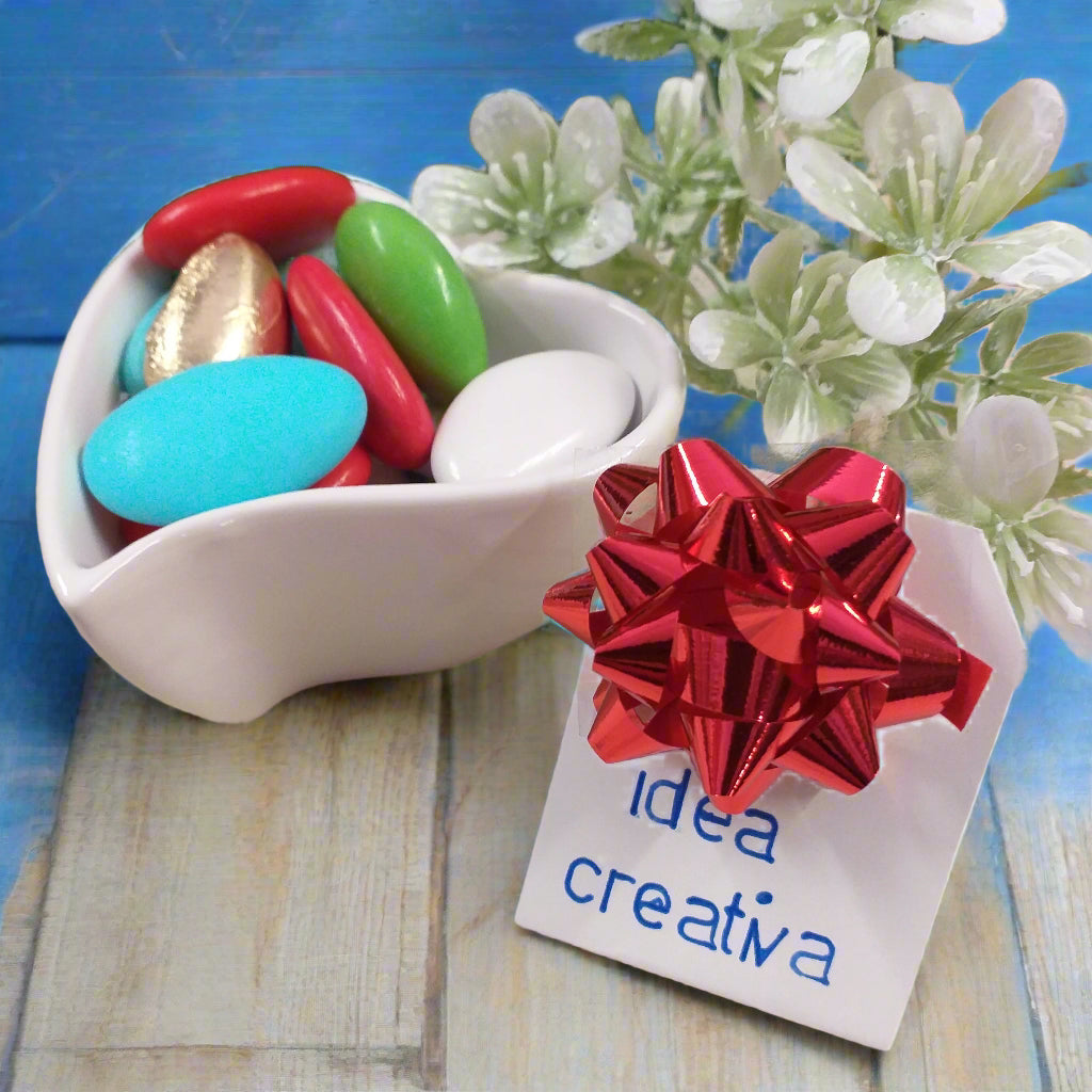 idea creativa confettata ciotola forma cuore bianco vasetto porta piantina fiori bomboniera utile composizioni fioristi o confetti colorati