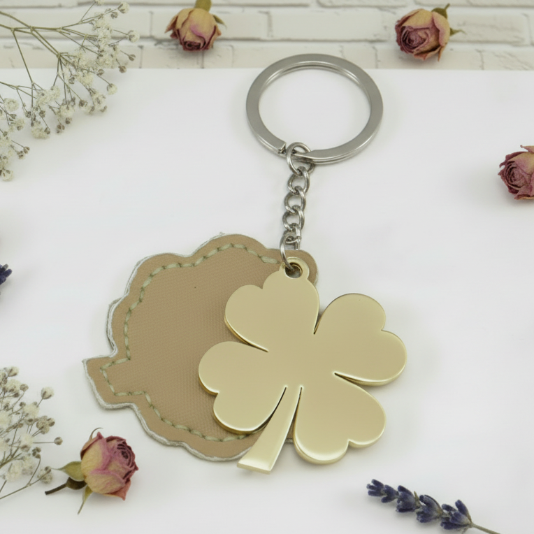 bomboniere portachiavi ciondolo quadrifoglio shabby portafortuna nascita Battesimo Comunione matrimonio compleanno da confezionare