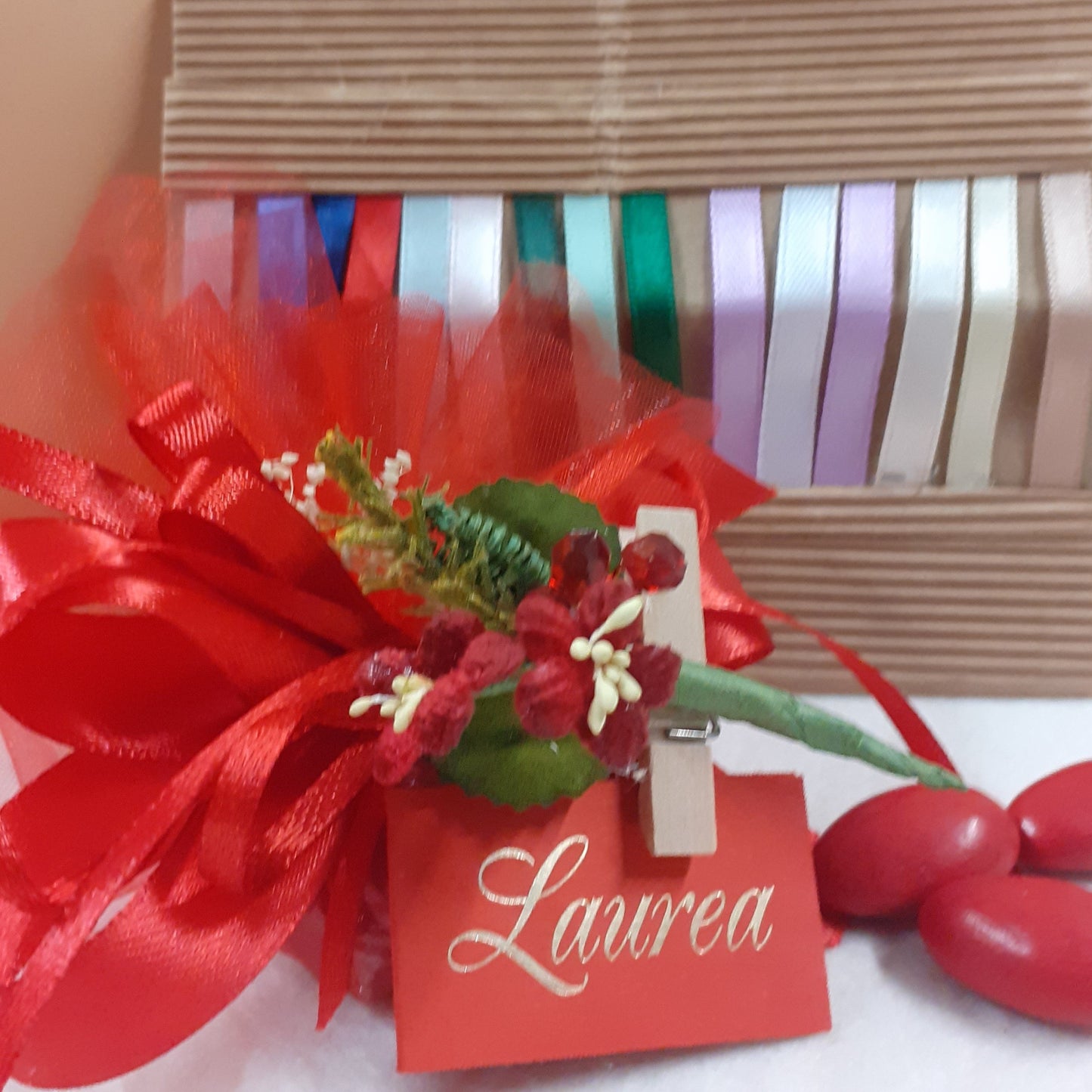 magistrale speciale idea fiorellini rossi fiori secchi bacche bigliettino offerta sacchetti laurea economici originali fai da te kit e confezionati confetti colori nastrini