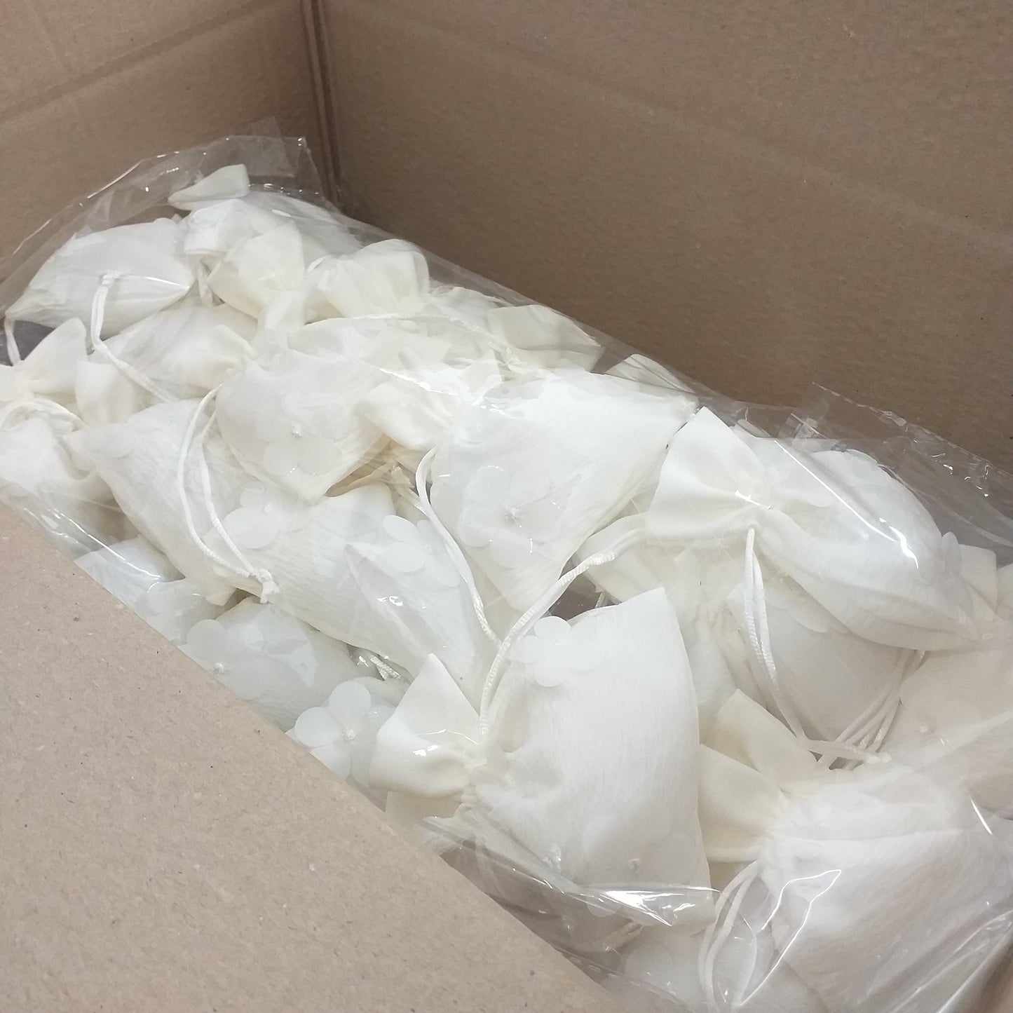 cartone con fai da te sacchetto bianco organza imbottito portaconfetti matrimonio comunione cresima da confezionare confetti uso portariso portalavanda bomboniere