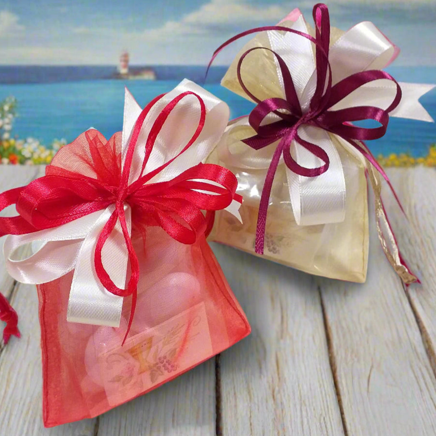 bianco rosso panna oro bordò bomboniere assortite colori bustine organza sacchetti portaconfetti colorati confezionati 5 confetti italiani bigliettino matrimonio anniversario nozze compleanno cresima comunione battesimo