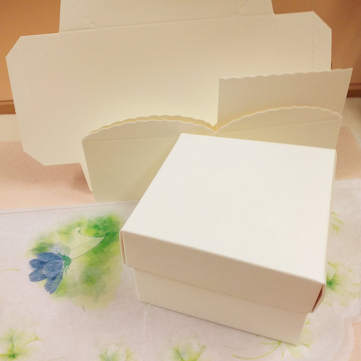 Scatola per torte quadrata bianca - alt 5 cm - 35 x 35 cm (x 25) - Meilleur du Chef Scatola per torte quadrata bianca - alt 5 cm - 35 x 35 cm (x 25) - Meilleur du Chef