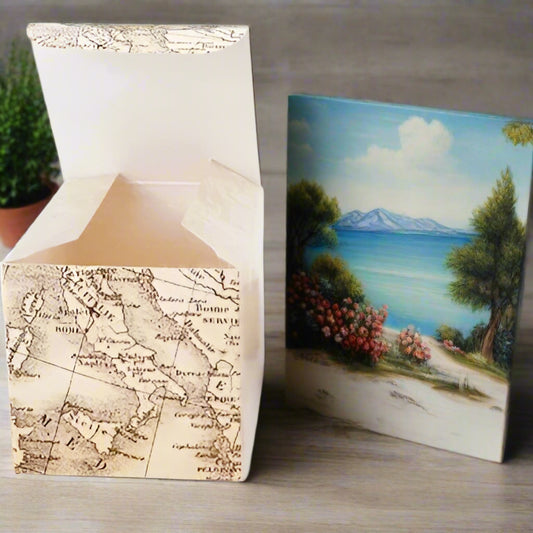 interno di portaconfetti quadrata tema viaggi travel carta geografica del mappamondo italiano aeroplano cartoncino scatolina bomboniera fai da te confezionare confetti dolcetti packaging enogastronomia pasticceria