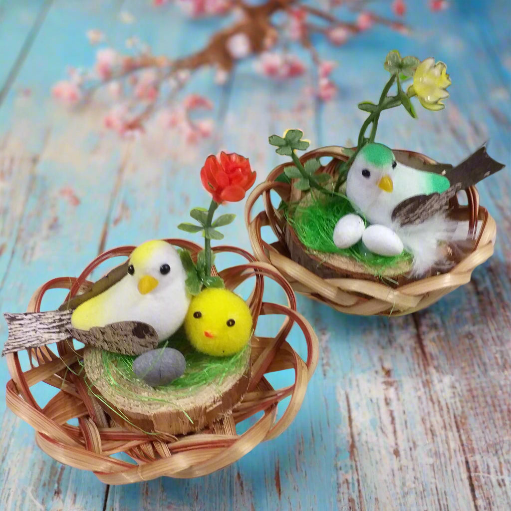 mini cestino 9 cm confezioni segnaposto pasquale uccellino pulcino fiori e tronco legno corteccia riempitivo paglietta verde sisal uso packaging chiudipacco regalo