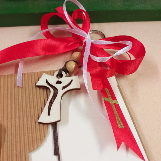 nastro rosso bomboniere segnaposto Comunione Cresima fiocco coccarda e portachiavi perline Tau legno Croce francescana sticker adesivo dorato simboli