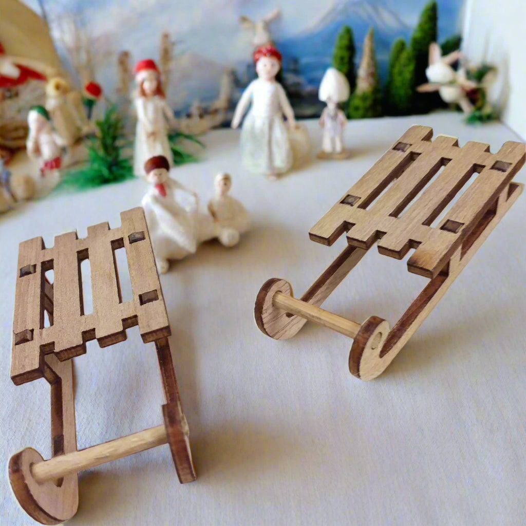 mini piccoli slittini legno naturale decorativi da dipingere decorare colorare per fai da te casa bambole Presepe Natale miniature mini giardino accessori gnomi folletti elfi frugoletto ambientazione vetrinistica