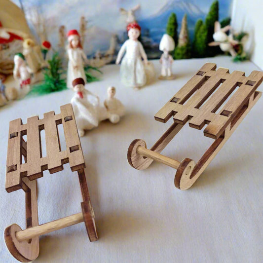 mini piccoli slittini legno naturale decorativi da dipingere decorare colorare per fai da te casa bambole Presepe Natale miniature mini giardino accessori gnomi folletti elfi frugoletto ambientazione vetrinistica