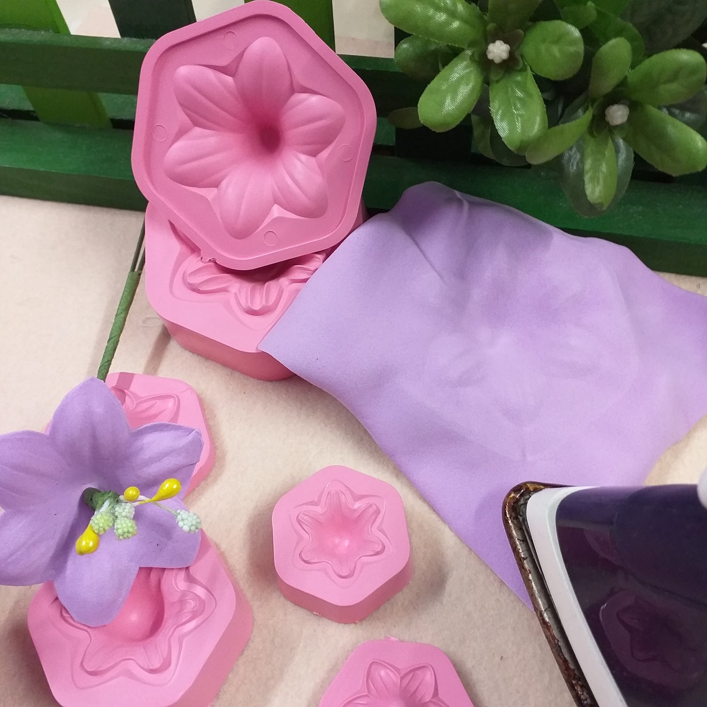 riscaldare fommy gomma crepla lilla per tecnica termoformabile termomodellabile con stampi fiori giglio