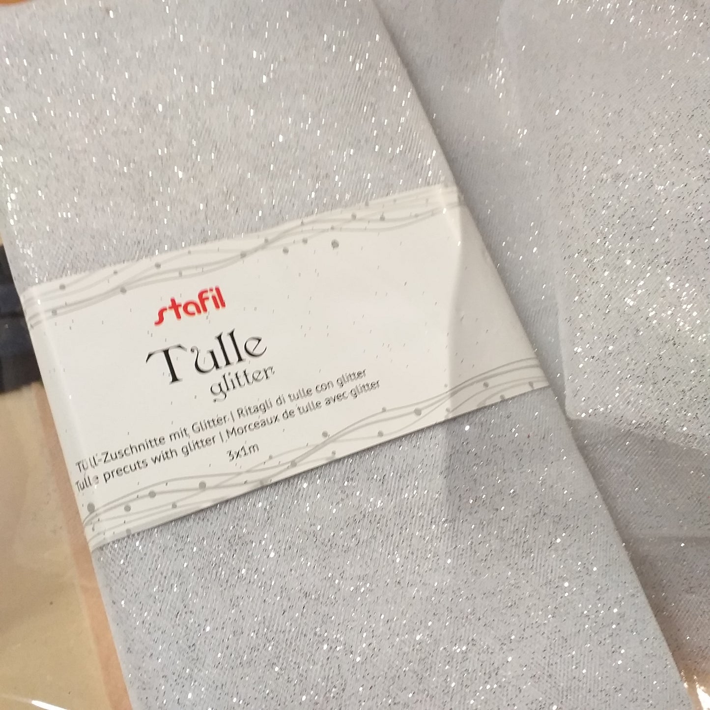 etichetta del prodotto colore bianco luminoso tessuto leggero glitterato brillantinato Stafil stoffa 3 x 1 metro uso creare fai da te tutù ballerina bambola fiocco nascita decorazioni allestimento cerimonia fioristi