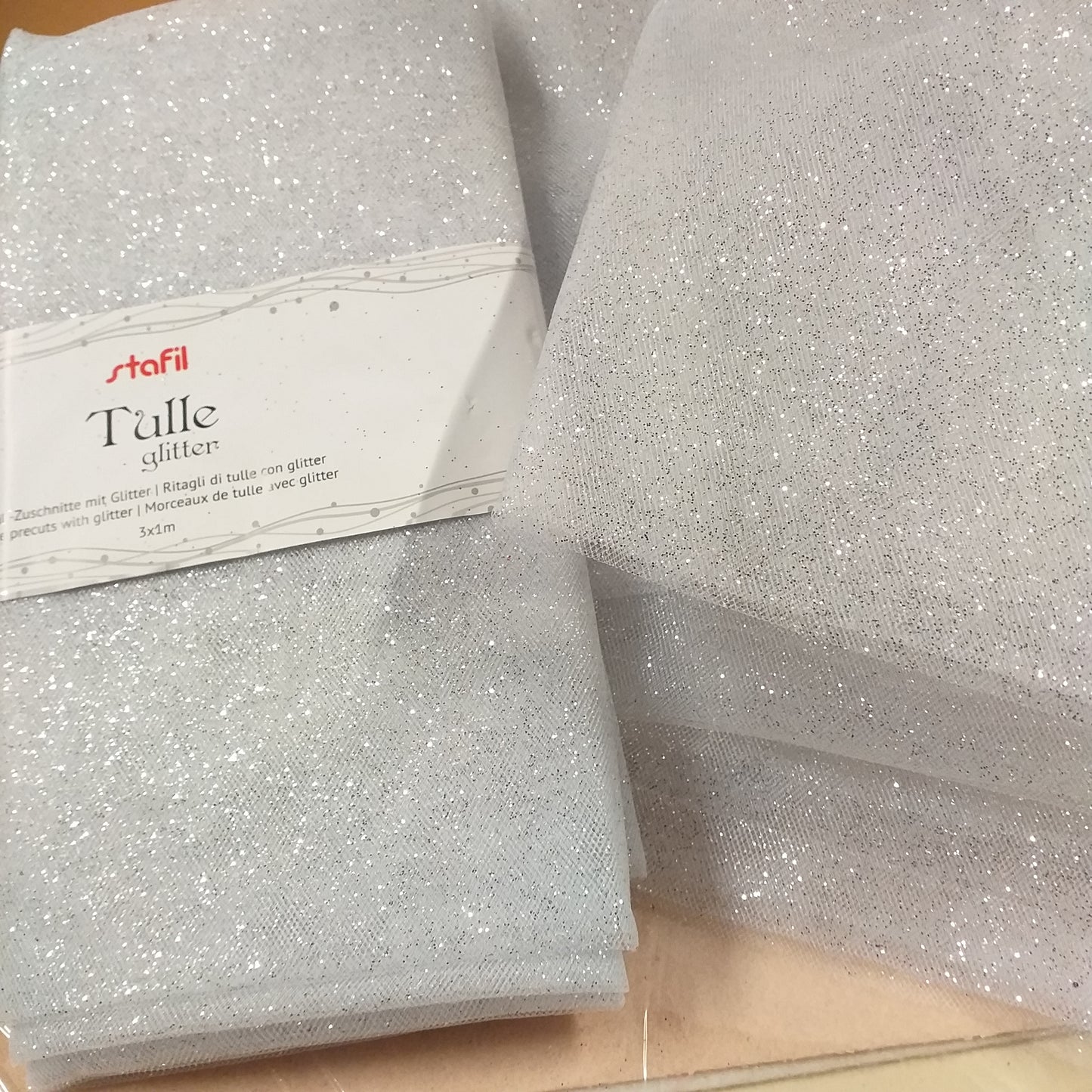 garza morbida luccicante brillantini colore bianco luminoso tessuto leggero glitterato brillantinato Stafil stoffa 3 x 1 metro uso creare fai da te tutù ballerina bambola fiocco nascita decorazioni allestimento cerimonia fioristi