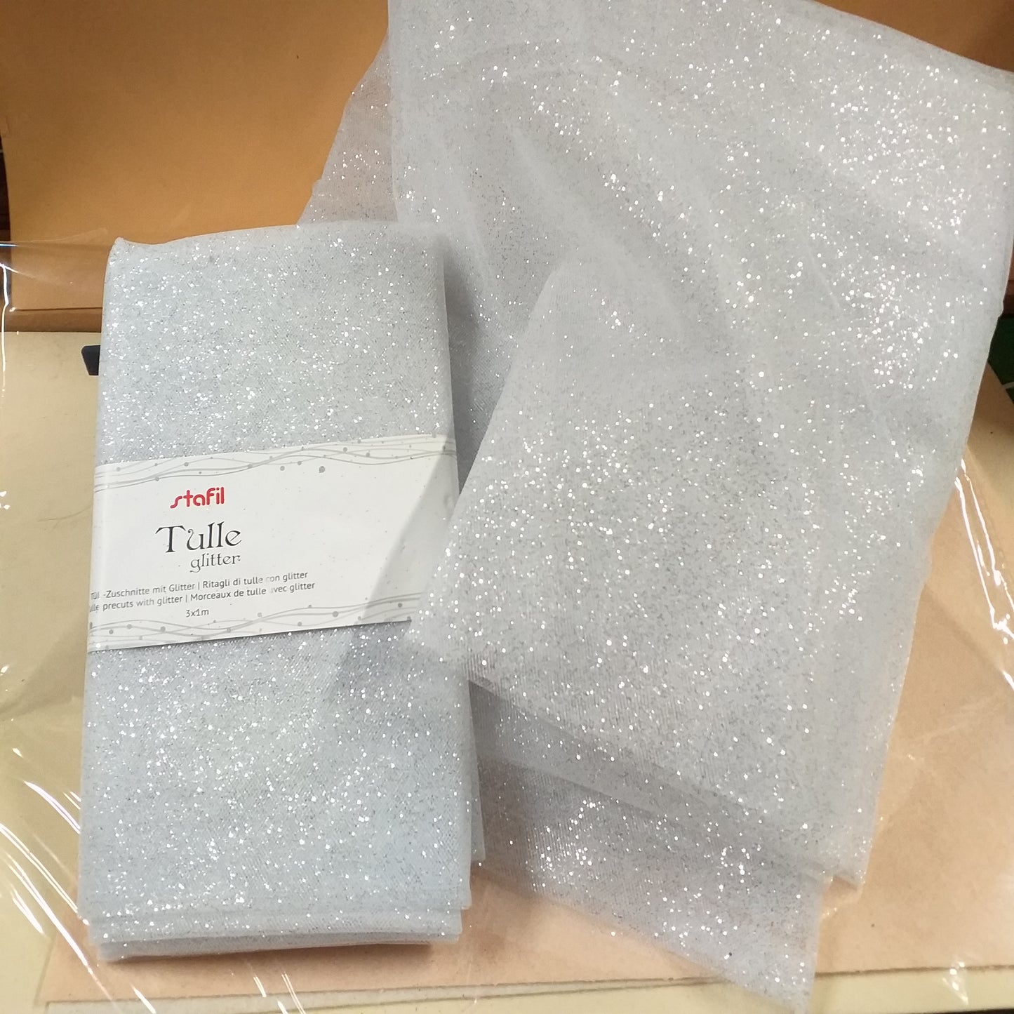 colore bianco luminoso tessuto leggero glitterato brillantinato Stafil stoffa 3 x 1 metro uso creare fai da te tutù ballerina bambola fiocco nascita decorazioni allestimento cerimonia fioristi