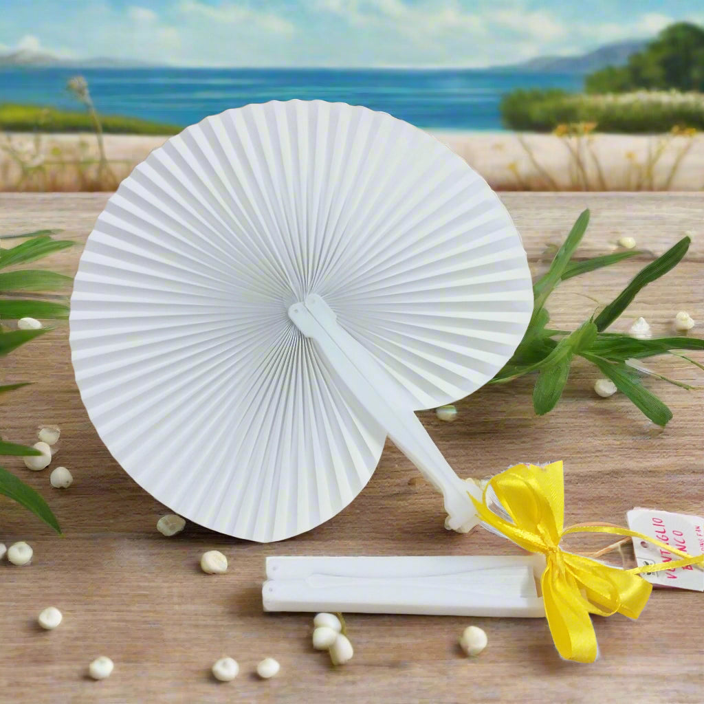 nastro giallo e ventaglio carta bianco pieghevole uso allestimento unione civile matrimonio cerimonia comunione cresima estate da decorare o dipingere fai da te personalizzato con o senza fiocco coccarda di nastro