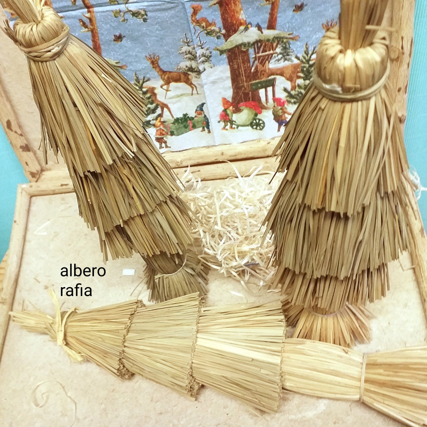 albero rustico natalizio rafia naturale paglia stilizzato uso fai da te addobbi vetrinistica decorazioni natale country