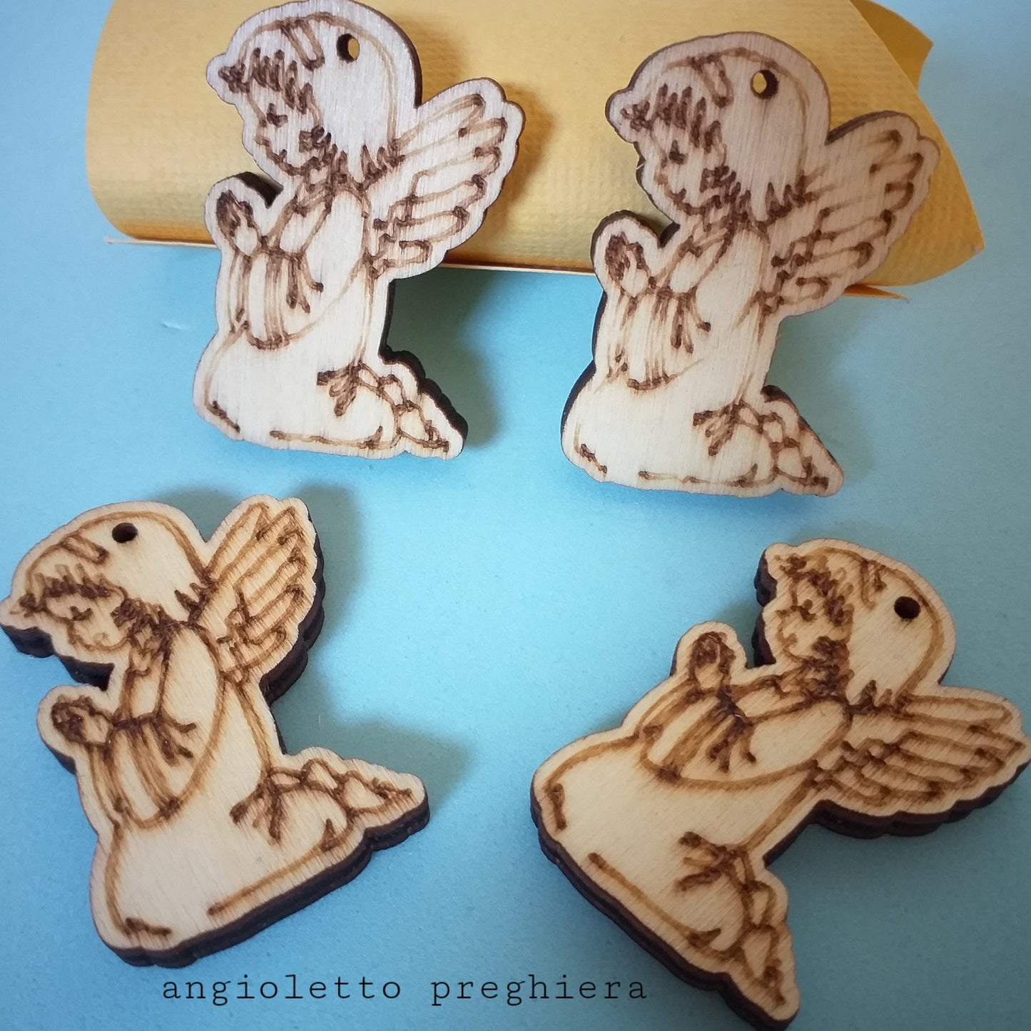 Articoli religiosi ciondolo legno angioletto in preghiera oggetti sacri per bomboniere comunione cresima battesimo fai da te decorazioni applicazioni legnetti piastrine