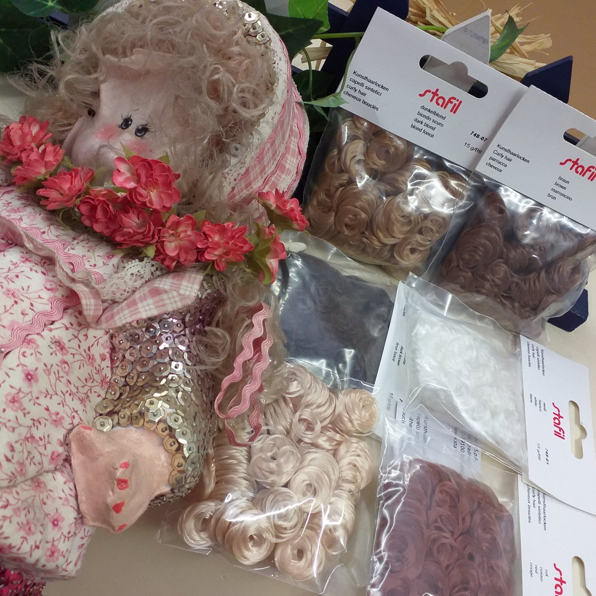 bustine di boccoli di parrucche capelli sintetici ricci fai da te bambole di pezza uncinetto stoffa amigurumi acconciature angeli angioletti follettine fate dei fiori