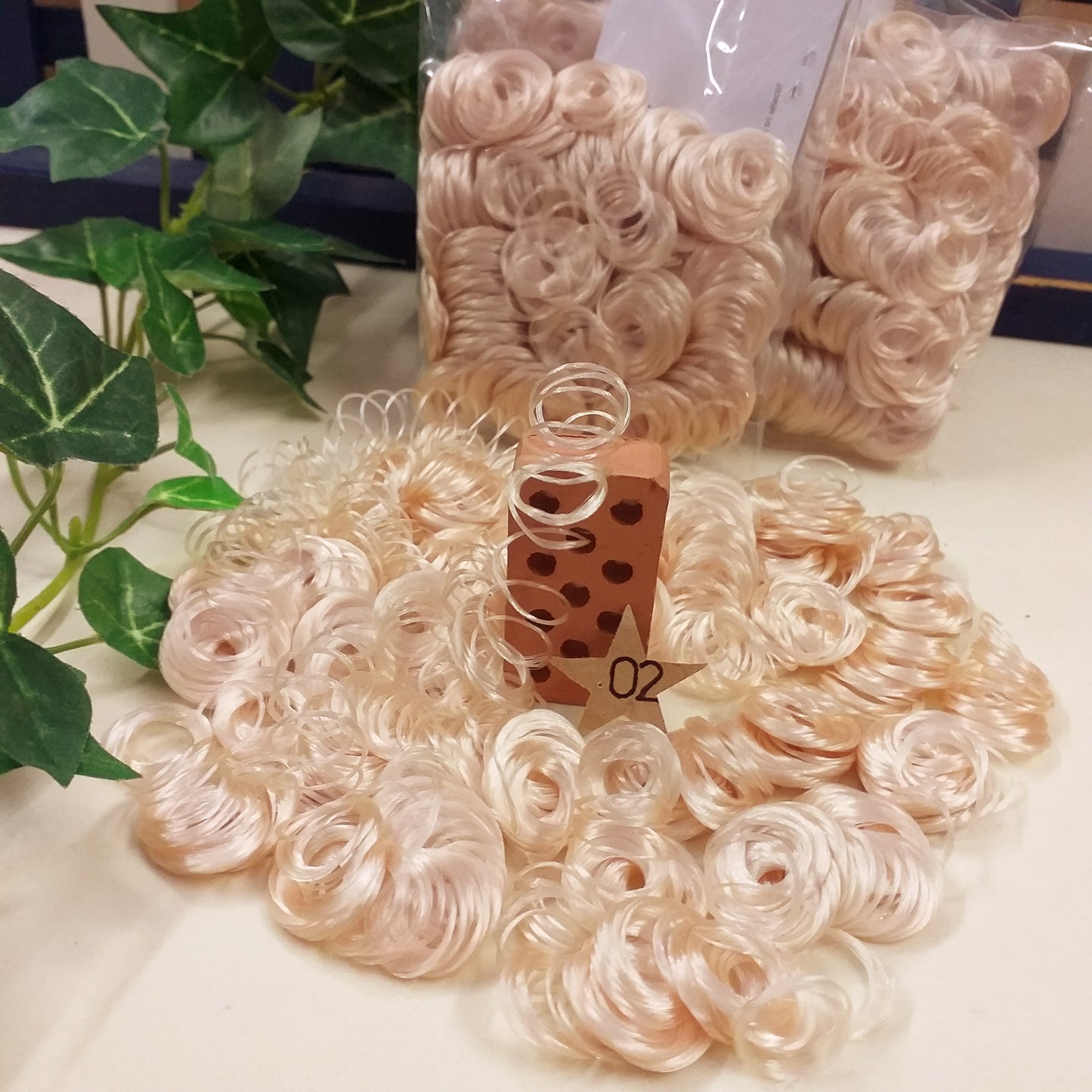 biondo chiaro boccoli di parrucche capelli sintetici ricci fai da te bambole di pezza uncinetto stoffa amigurumi acconciature angeli angioletti follettine fate dei fiori