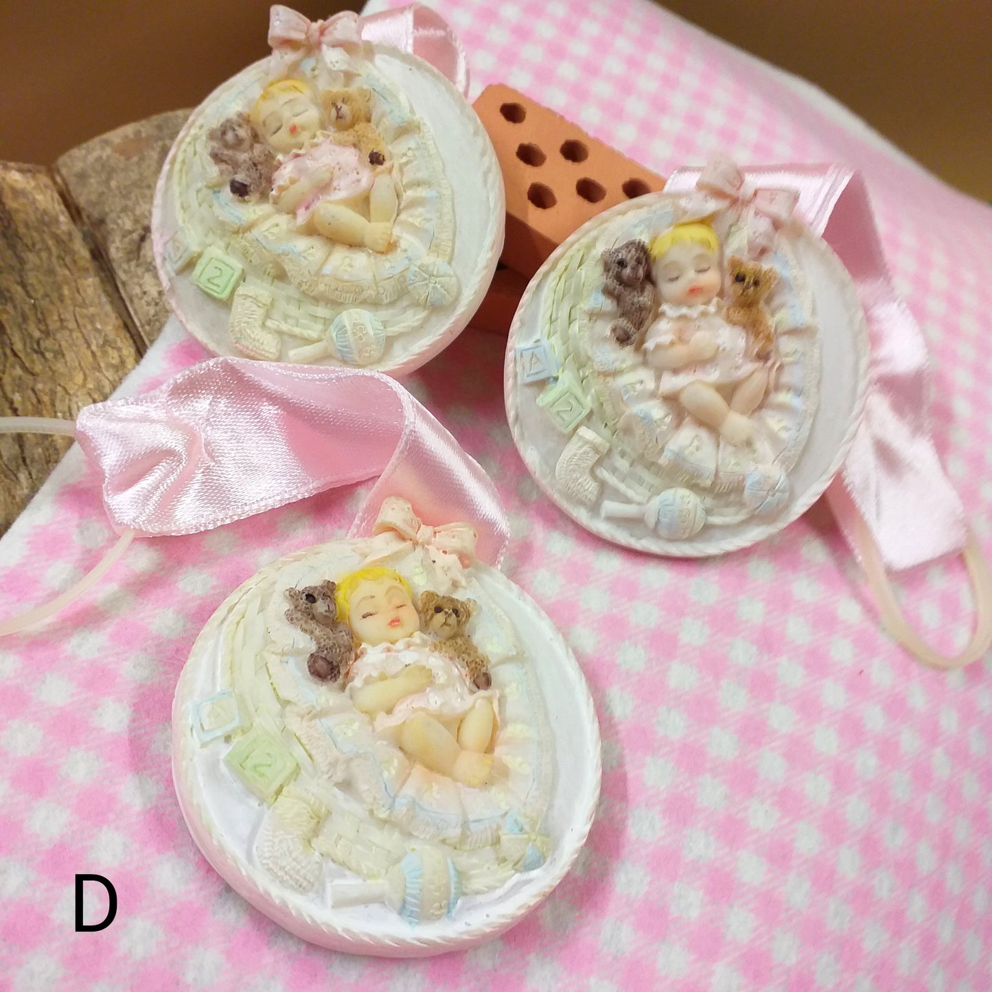 ciondolo femminuccia bebè bimba shop online negozio ricordini oggettini regalini bomboniere baby shower nascita Battesimo assortimento rosa bianco