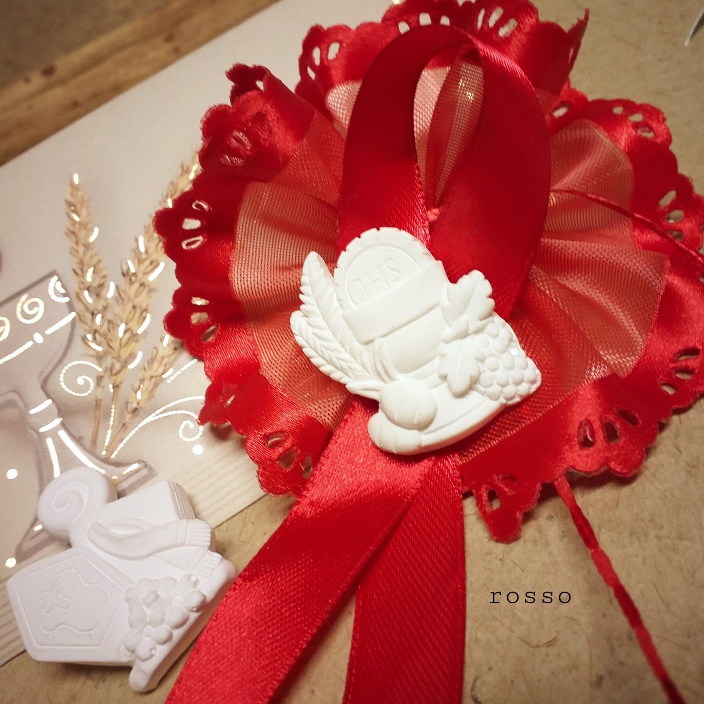 bomboniere € 1 comunione cresima gessetto mitria pastorale Calice Spighe uva coccarda confezionata nastro rosso uso per segnaposto chiudipacco confezioni regalo pensierini maestre catechiste ricordini religiosi sacri