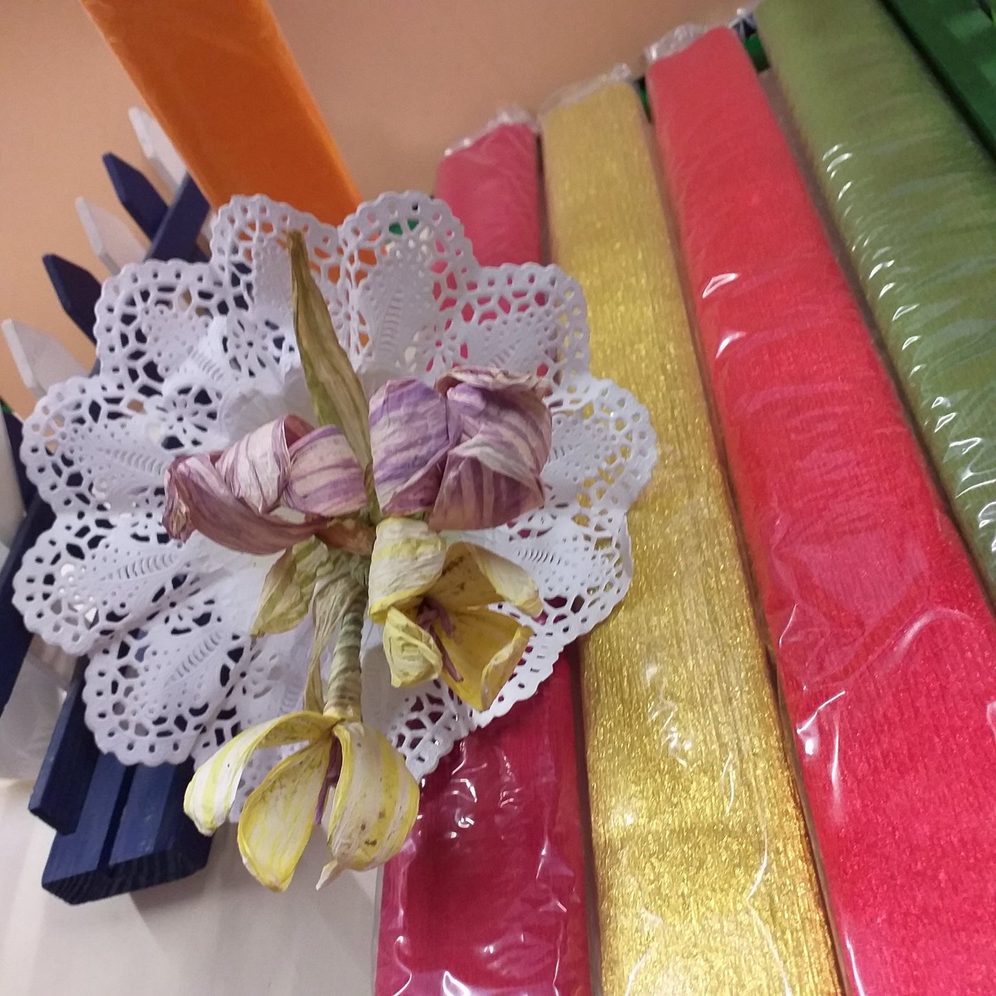 carta crespata 60 g per fiori foglie lavori decorazioni Natale allestimento Presepe vetrinistica packaging confezioni regalo e bomboniere fai da te creativo