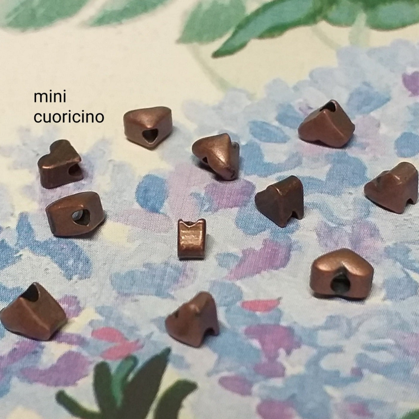 cuoricini perle di metallo rame charms ciondoli uso bigiotteria di cordini e fili bijoux packaging confezionamento regali san valentino festa della mamma bomboniere fai da te