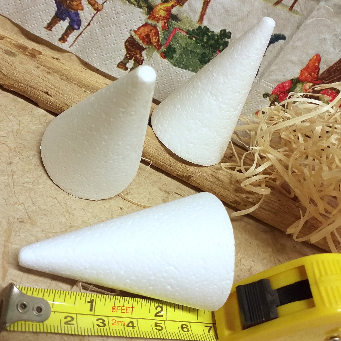7 cm piccoli alberi polistirolo forma coni pini natale basi uso craft fai da te alberelli abete gnomi natalizi bambole feltro pannolenci folletti del bosco pupazzi